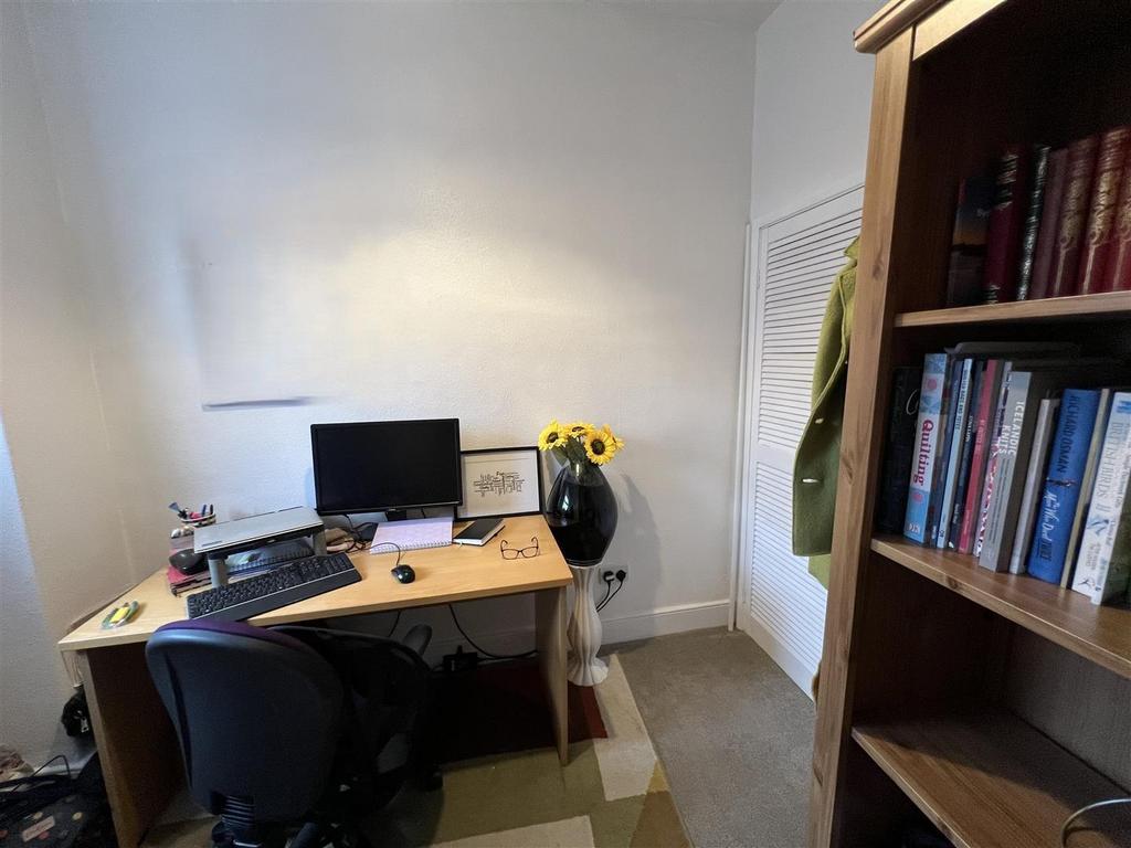BEDROOM 2.jpg