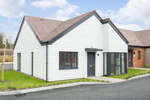 2 bedroom bungalow for sale, Herne Bay Gardens, Herne Bay, Kent, CT6