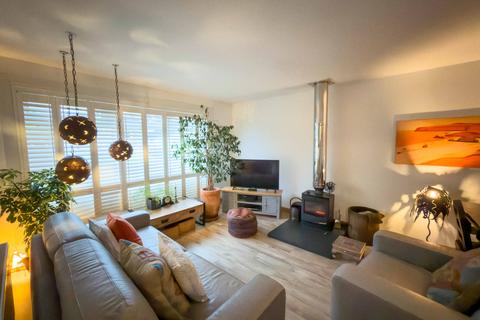 undefined, Moray Court, Auchtertool KY2