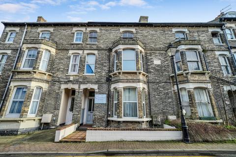 2 bedroom flat to rent, Hans Place, Cromer, NR27