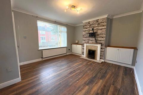 3 bedroom semi-detached house to rent, West Street, Ince-in-Makerfield