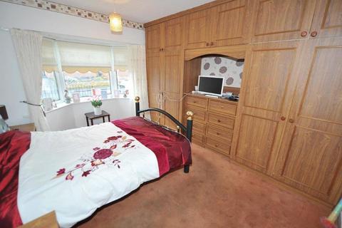 2 bedroom semi-detached house for sale, Sunningdale Drive, Irlam, M44