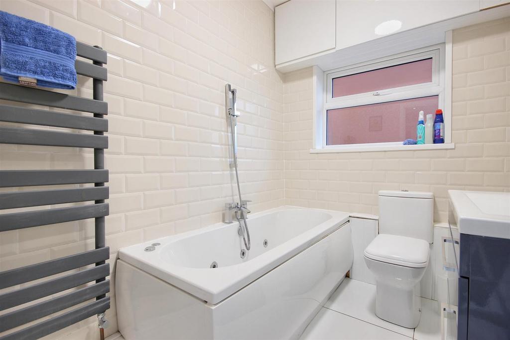 Bathroom/w.c.