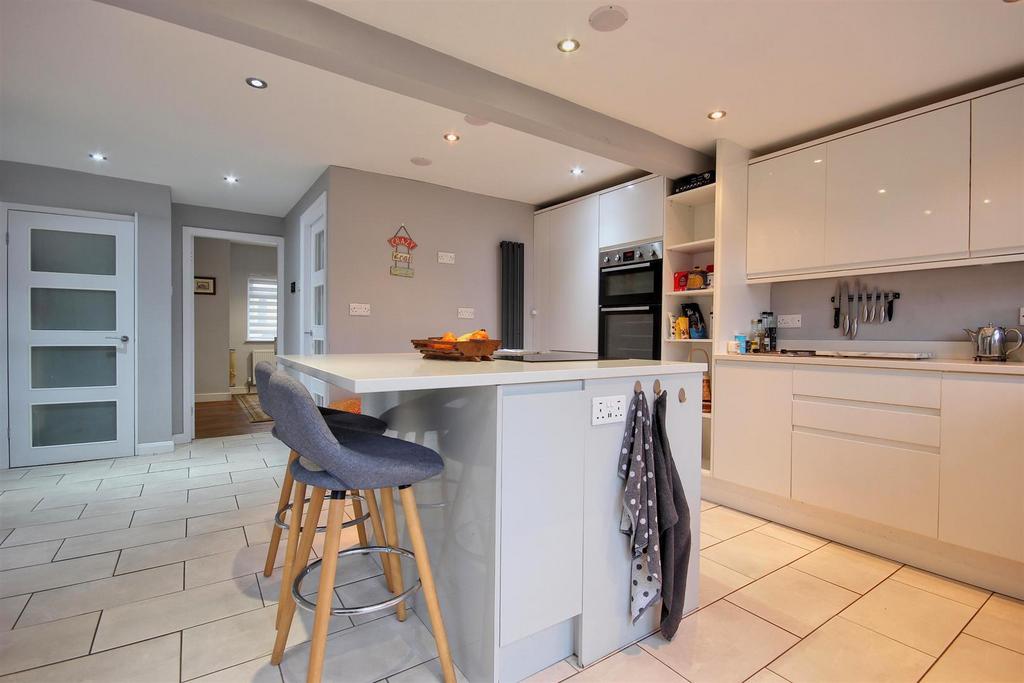 Dining kitchen