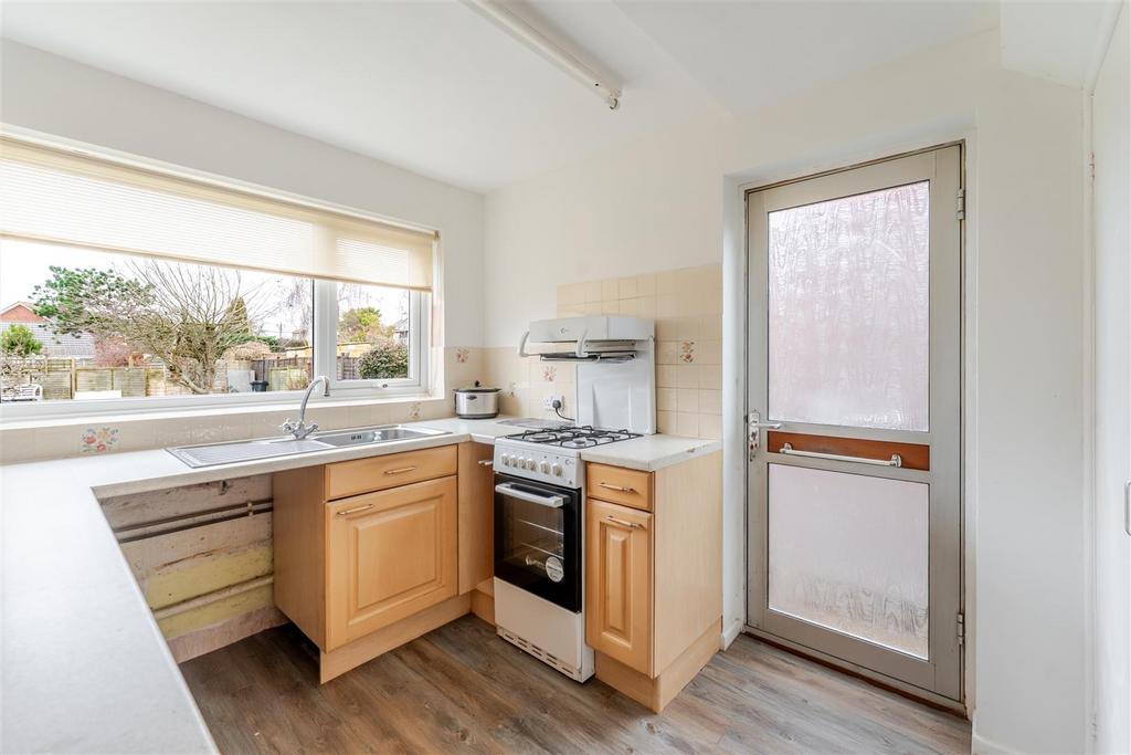 2 Alexander Way, Yatton, BS49 4 HE 13.jpg