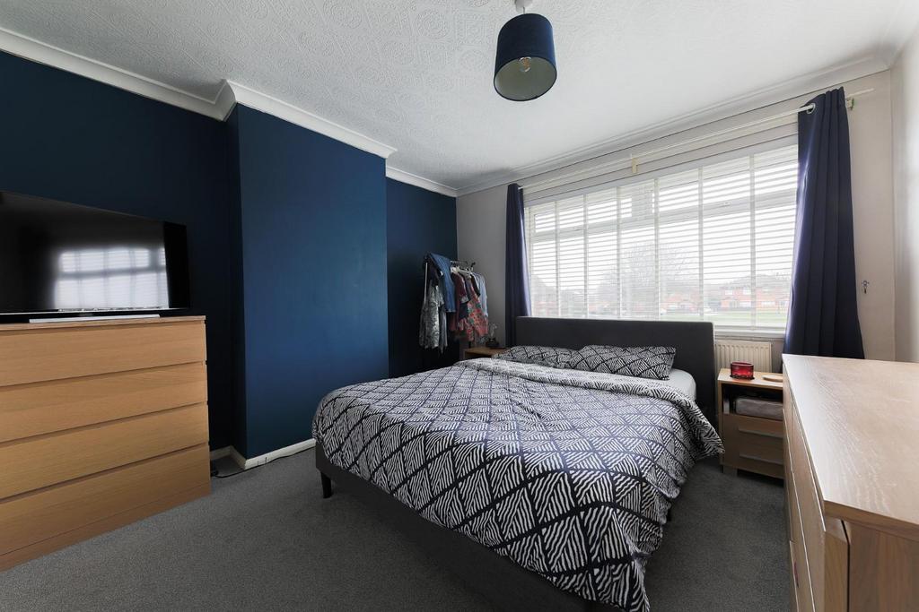 Bedroom 1.jpg