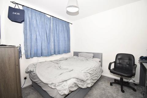 undefined, Willowhayne Drive, Walton-on-Thames, KT12