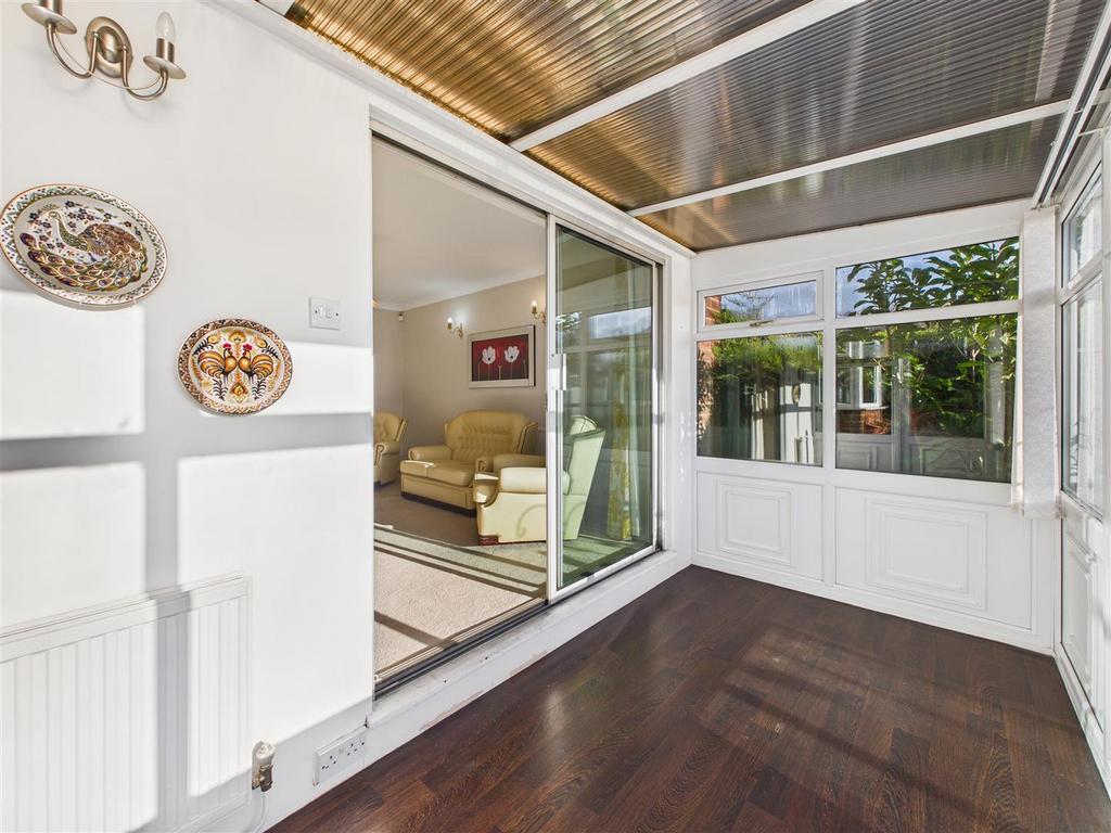 CAM05476 G0-PR0110-STILL023.jpg