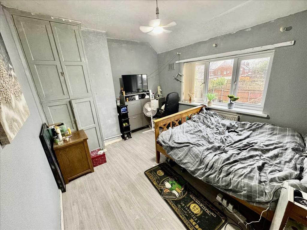 BEDROOM 2 (Rear)