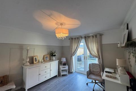 undefined, Ger Y Nant, Birchgrove, Swansea