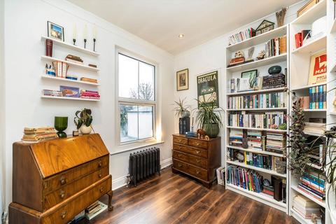 2 bedroom flat for sale, Nunhead Grove, London SE15