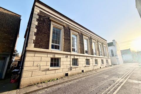 2 bedroom flat to rent, George Street, Ramsgate, Kent, CT11