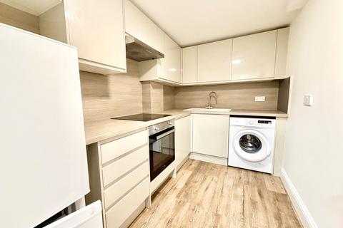 2 bedroom flat to rent, George Street, Ramsgate, Kent, CT11
