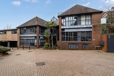 1 bedroom flat for sale, Capitol House, Old Station Approach, Winchester, Hampshire, SO23