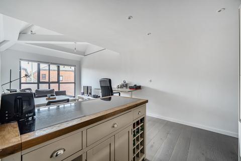 1 bedroom flat for sale, Capitol House, Old Station Approach, Winchester, Hampshire, SO23