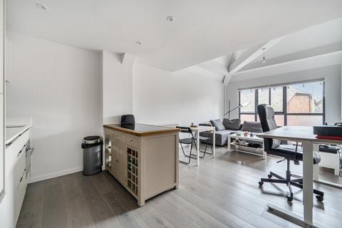 1 bedroom flat for sale, Capitol House, Old Station Approach, Winchester, Hampshire, SO23