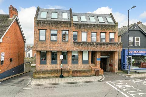 2 bedroom flat for sale, London Road, St. Albans