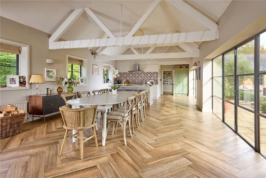 Kitchen/Dining Room