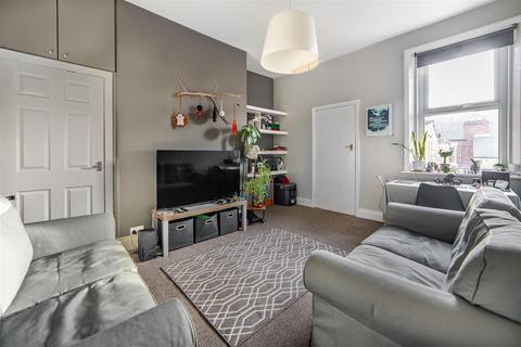 2 bedroom flat to rent, Trewhitt Road, Heaton, Newcastle Upon Tyne