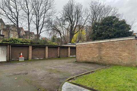 undefined, Greens Lane, London N4