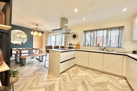 4 bedroom detached house for sale, Hazelfield Gardens, Lowton
