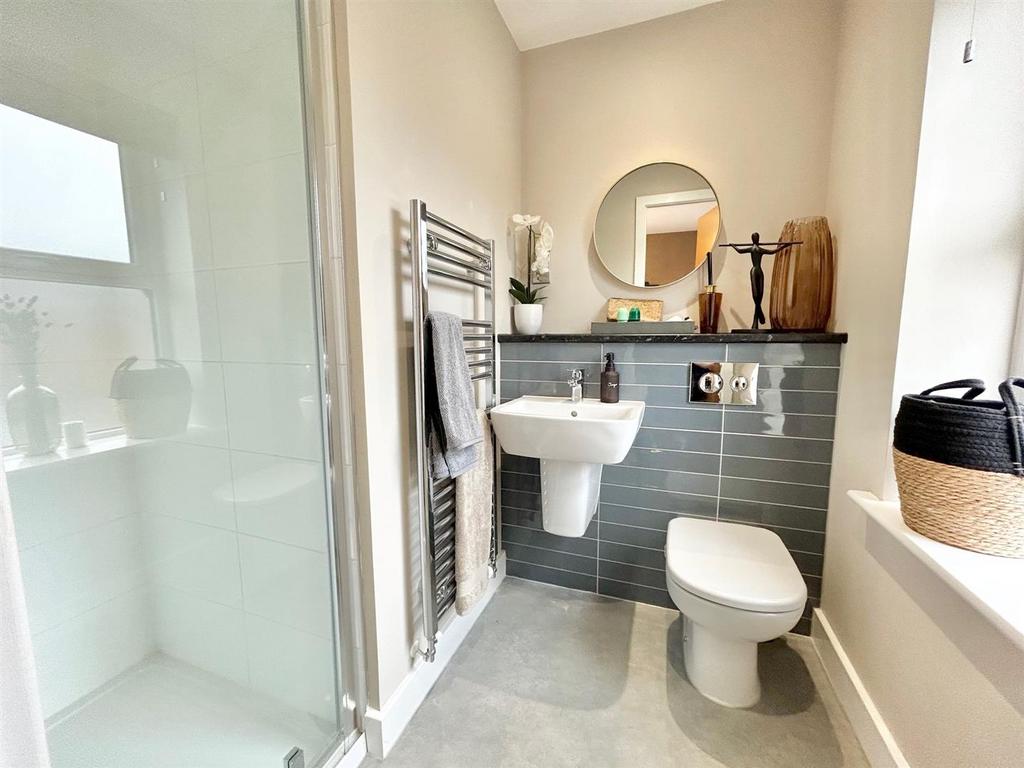 Shower Room.jpg