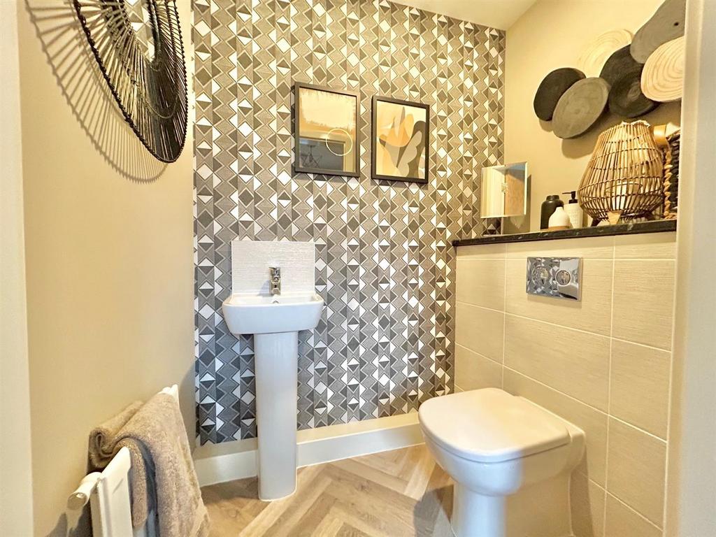 Cloakroom WC.jpg