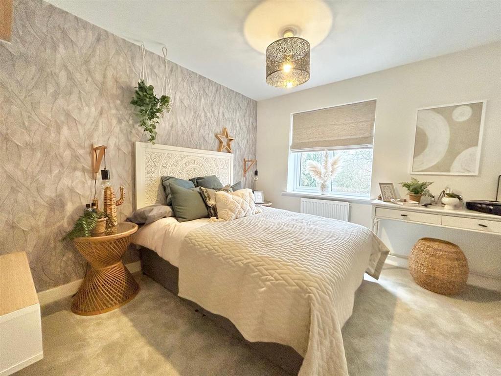 Bed 2.jpg