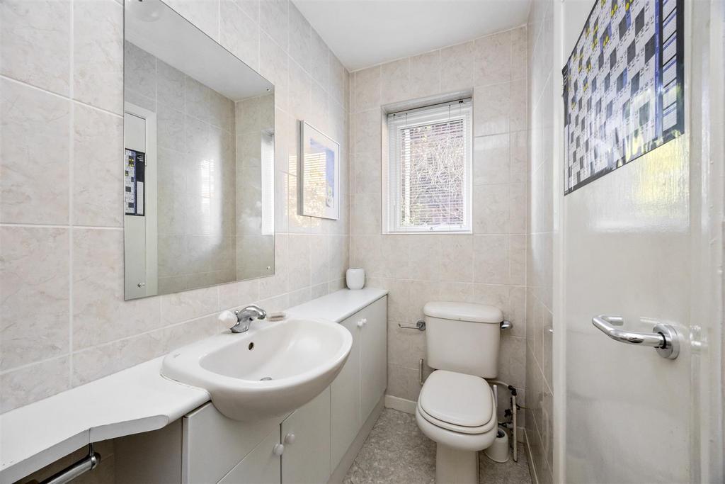 Cloakroom/WC