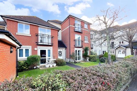 1 bedroom apartment for sale, Lymington Road, Highcliffe, Christchurch, Dorset, BH23
