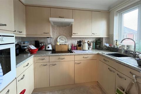 1 bedroom apartment for sale, Lymington Road, Highcliffe, Christchurch, Dorset, BH23