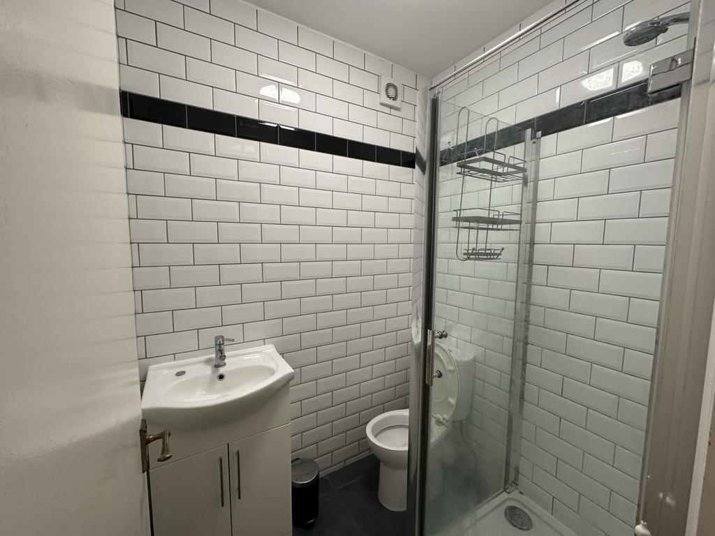 2nd Bathroom