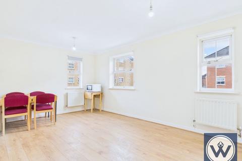 2 bedroom flat for sale, Morton Close, Uxbridge, UB8 3WR