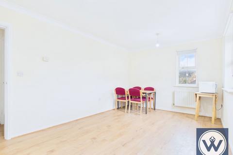 2 bedroom flat for sale, Morton Close, Uxbridge, UB8 3WR