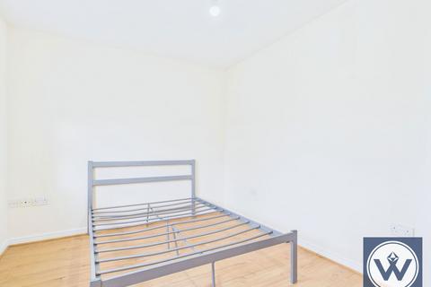 2 bedroom flat for sale, Morton Close, Uxbridge, UB8 3WR
