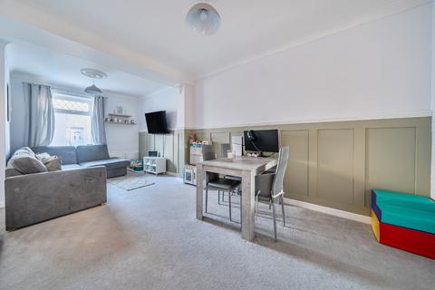 2 bedroom terraced house for sale, Albert Street, Hampshire PO12