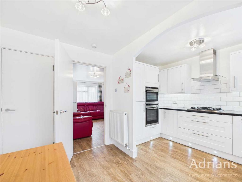 Kitchen / dining