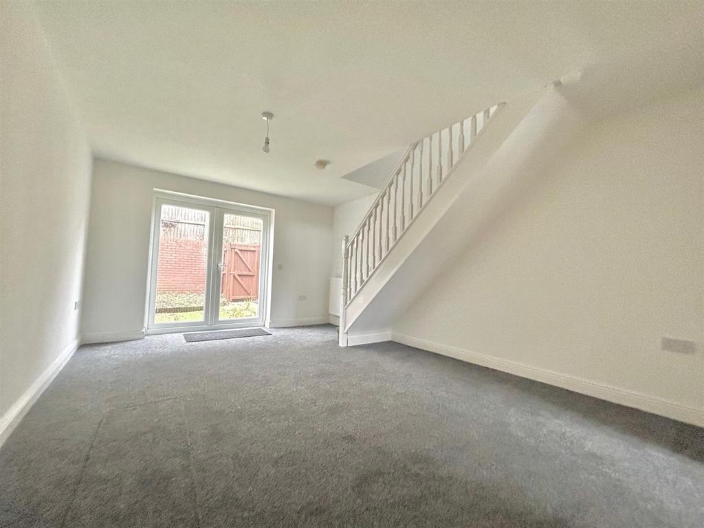Lounge 2.jpg