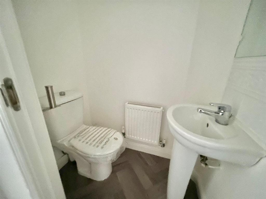 Downstairs WC.jpg