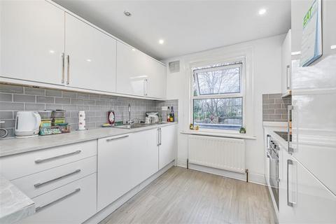 2 bedroom maisonette for sale, North Street, SW4