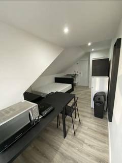 undefined, Poplar Avenue, West Drayton UB7