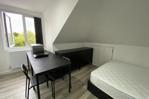 undefined, Poplar Avenue, West Drayton UB7