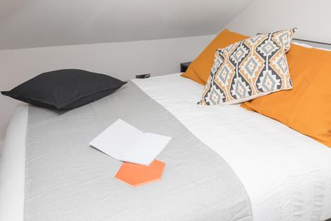 3 bedroom apartment to rent, Great Western Street, Manchester M14