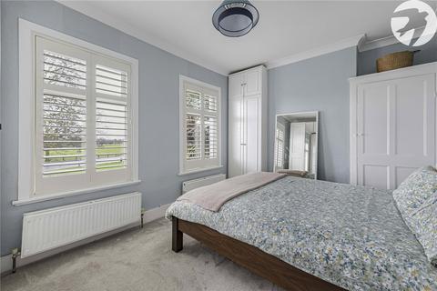 2 bedroom end of terrace house for sale, Swingate Lane, Plumstead Common, SE18