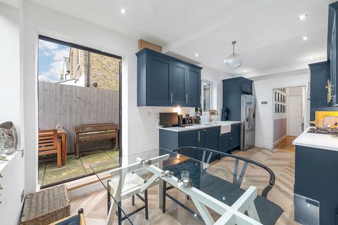 3 bedroom terraced house for sale, Garratt Lane, London SW17
