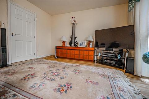 undefined, Elmwood Grove, Hemel Hempstead, HP3