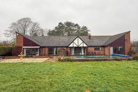 undefined, Fosse Road, 8 NG24