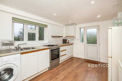 2 bedroom flat to rent, Upland Road, London, SE22