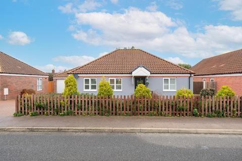 2 bedroom detached bungalow for sale, Howard's Way, Bradwell