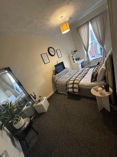 2 bedroom flat to rent, Market Street, Stalybridge SK15
